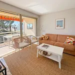 Deluxe 2 Bedroom Apartment With Parking