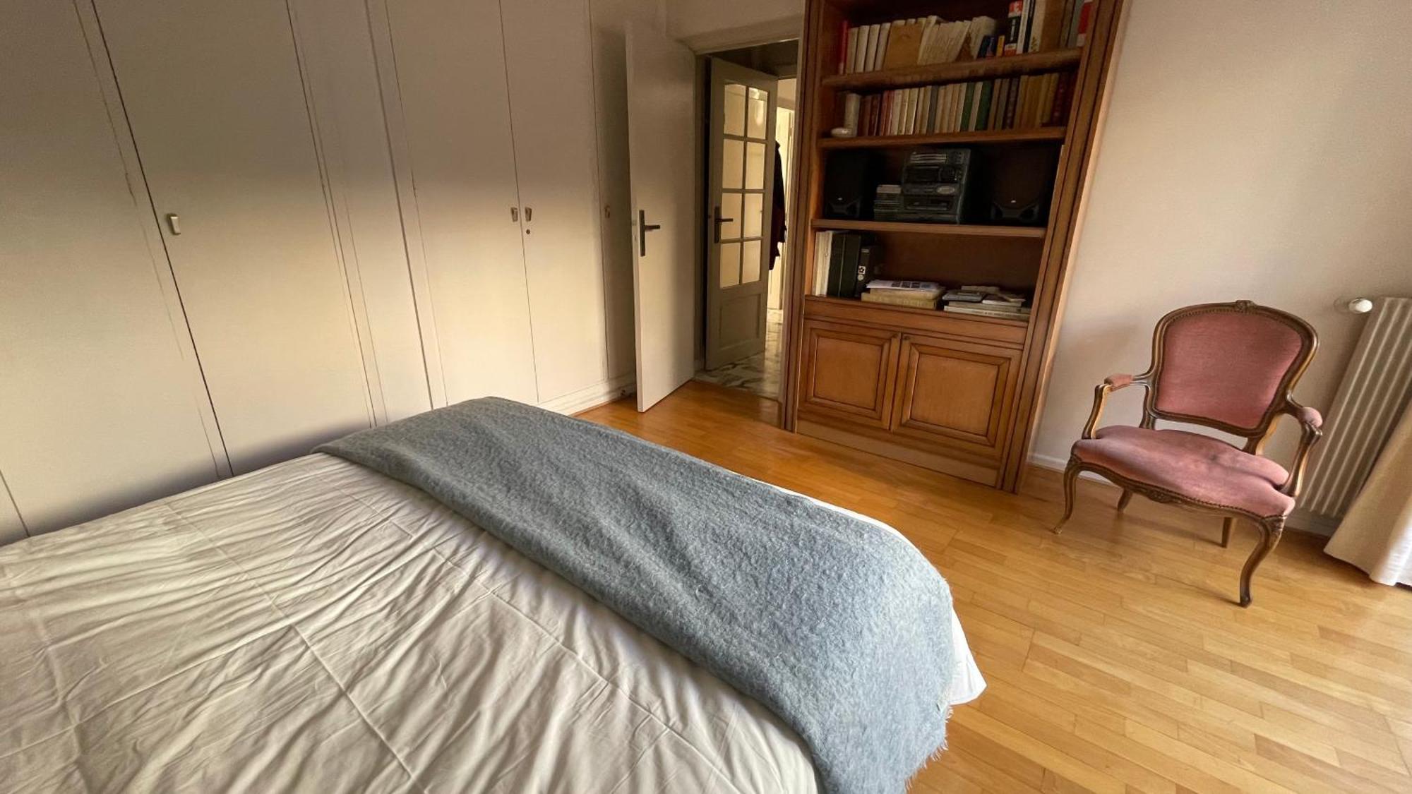 Apartment Deluxe 2 Bedroom Apartment With Parking
